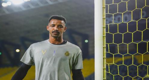 مصدر بالخليج يوضح ليلا كورة حقيقة مفاوضاتهم مع حارس النصر